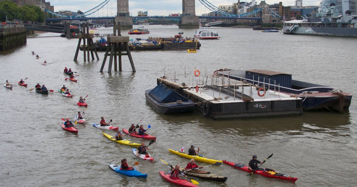 Paddling on the Thames in London - Best Time