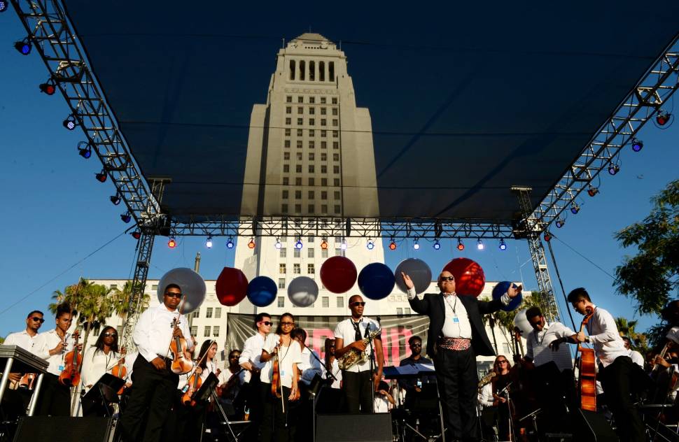 4th of July Block Party Fireworks in Los Angeles - Best Season