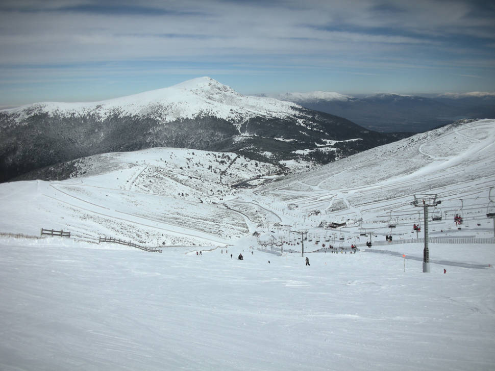 Skiing and Snowboarding around Madrid in Madrid - Best Season