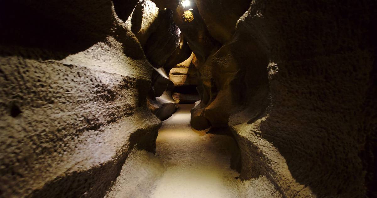 Niagara Cave in Midwest - Best Time