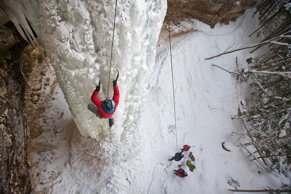 Pictured Rocks Winter Hike in Midwest - Best Time