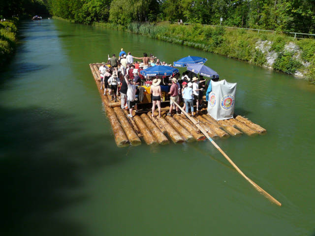 Floating Beer Garden (Isar Floßfahrt) in Munich - Best Season
