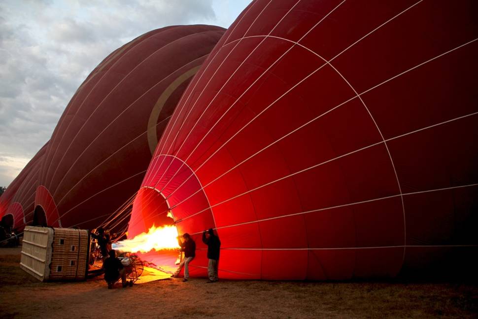 Best time for Air Ballooning over Bagan in Myanmar