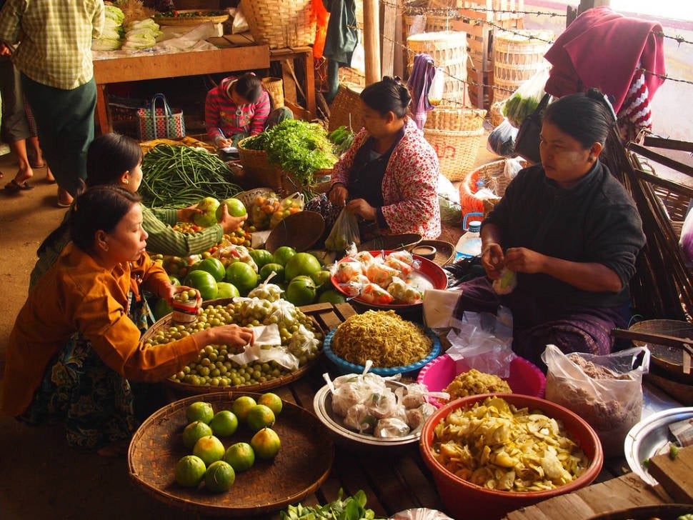 Ananda Pagoda Festival in Myanmar - Best Season