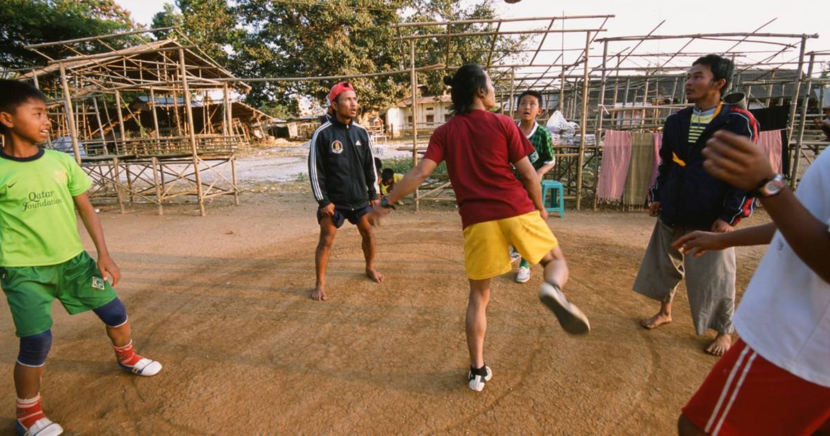Chinlone in Myanmar - Best Time
