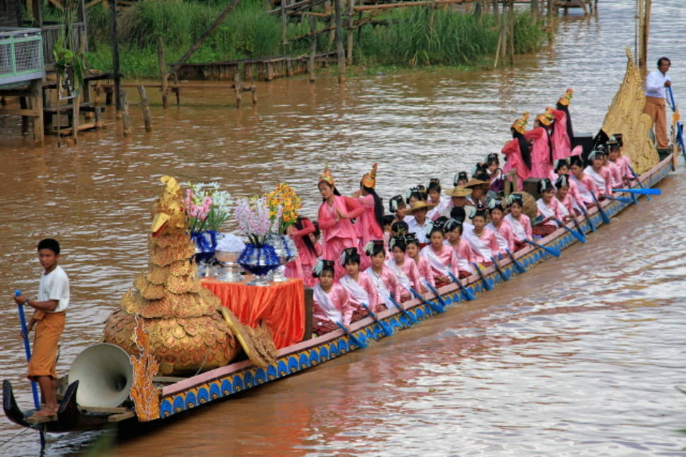 Phaung Daw Oo Pagoda Festival in Myanmar - Best Season