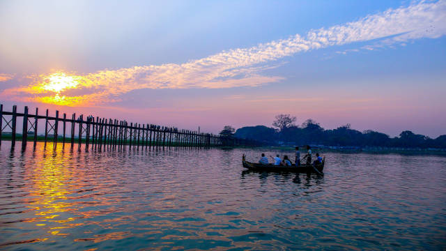 Best time for U Bein Bridge in Myanmar