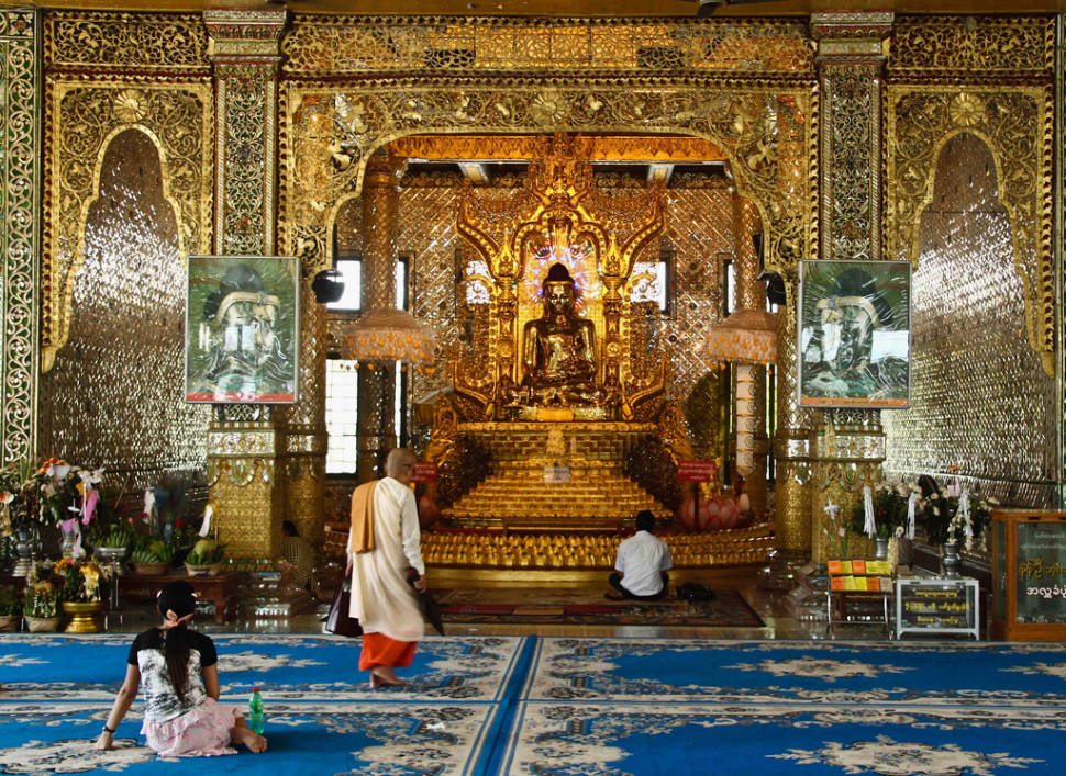 Buddha image in Botataung paya