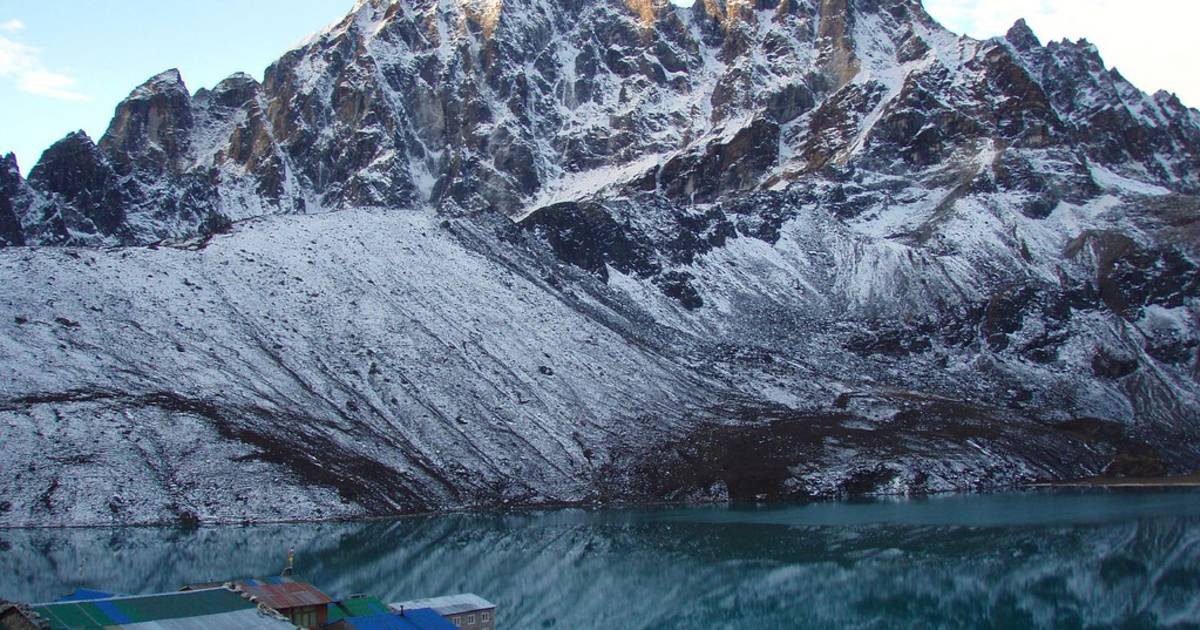 Observing Everest from the Gokyo Lakes in Nepal - Best Time