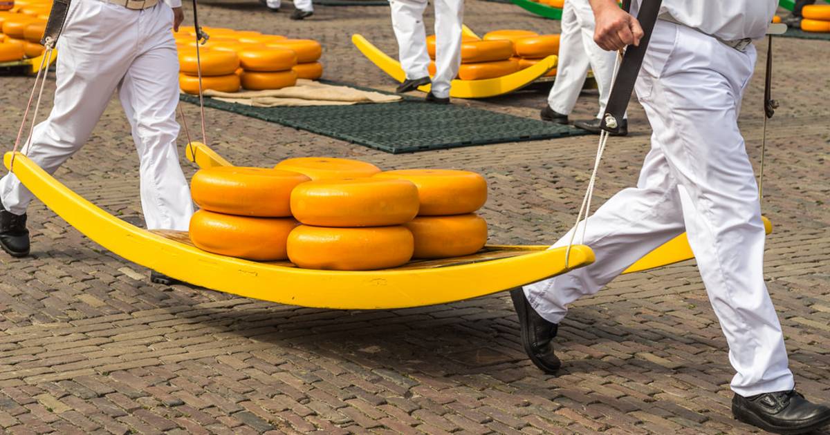 Alkmaar Cheese Market in The Netherlands - Best Time