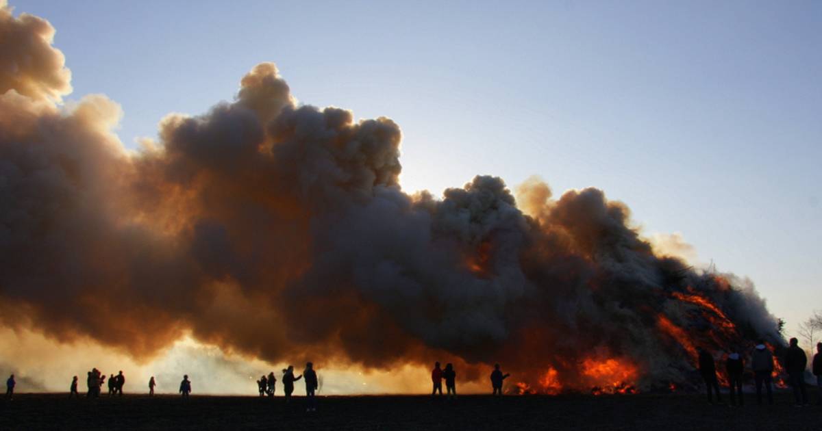 Easter Fires in The Netherlands - Best Time