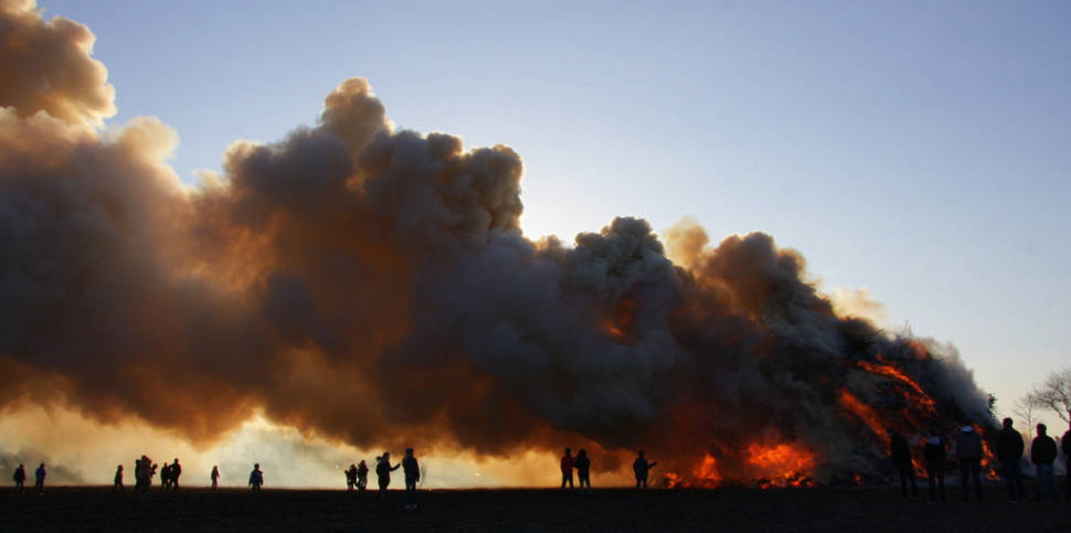 Easter Fires in The Netherlands - Best Time