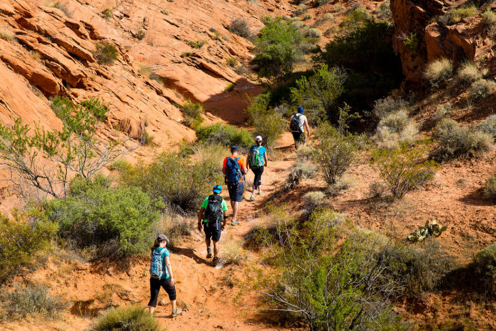 Hiking in the Valley of Fire in Nevada - Best Season
