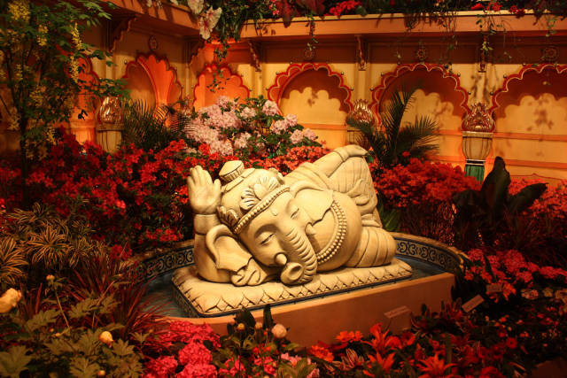Best time for Macy's Flower Show in New York