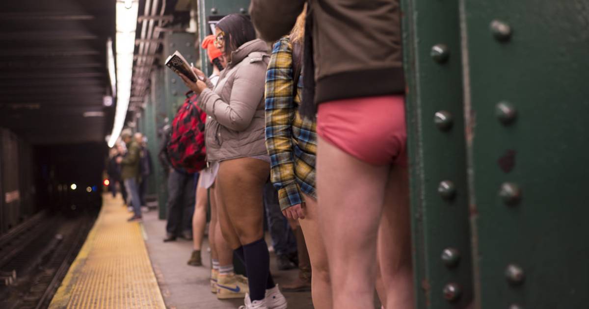 No Pants Subway Ride in New York - Best Time