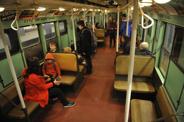 Vintage Trains and Buses in New York - Best Season