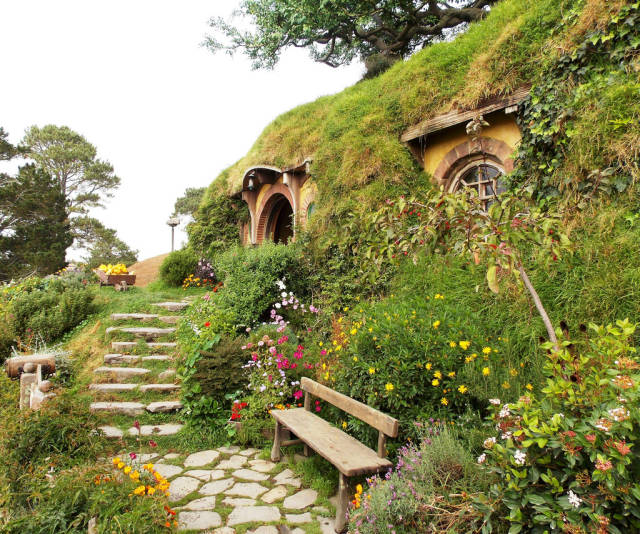 Hobbiton in New Zealand - Best Season