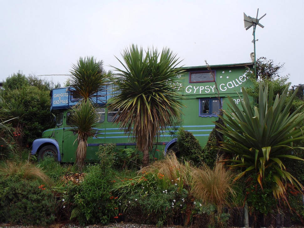 The Lost Gypsy Gallery Bus in New Zealand - Best Time