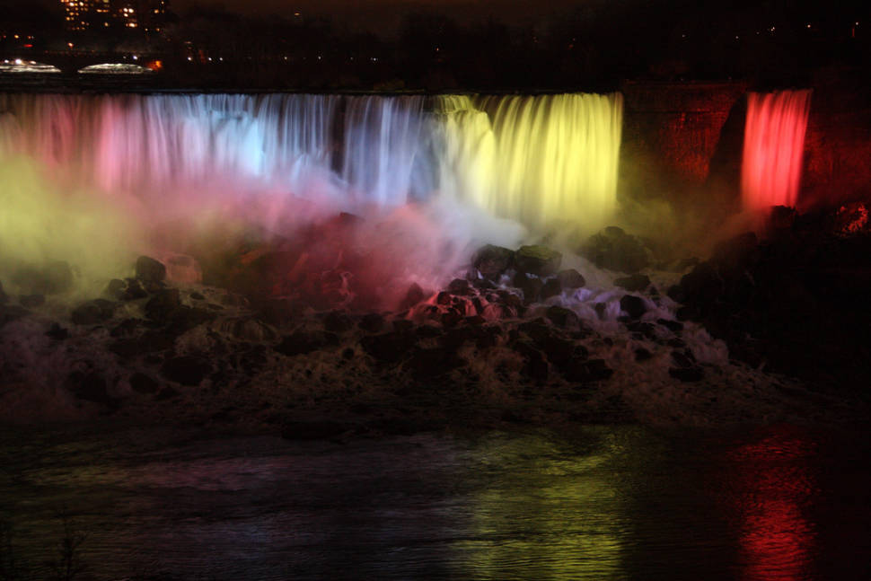 Winter Festival of Lights in Niagara Falls - Best Season