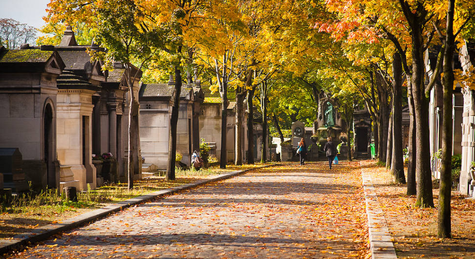 Autumnal Père Lachaise Cemetery in Paris - Best Time