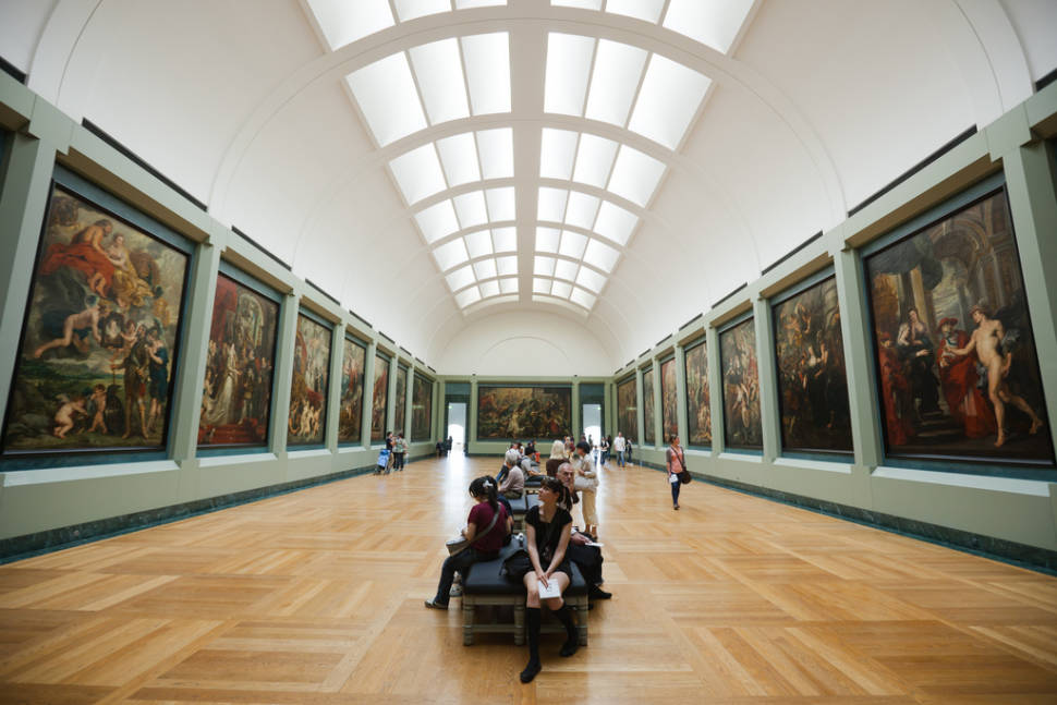 Louvre with Shorter Queues in Paris - Best Season
