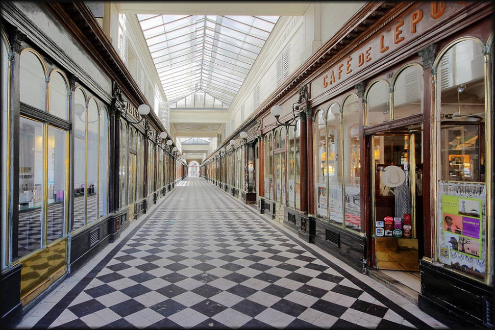 Warm Up in Covered Passages in Paris - Best Season