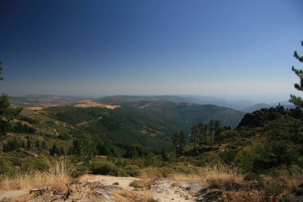 Best time to see Hiking in Parque Natural da Serra da Estrela in Portugal