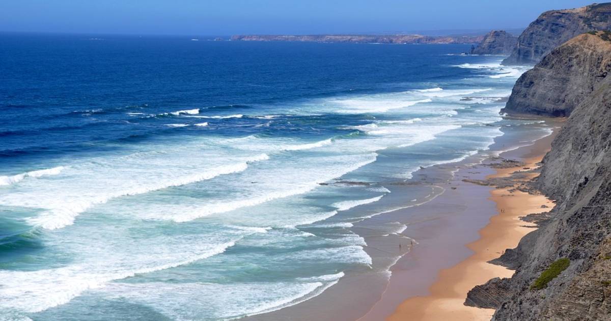 The Algarve Beaches in Portugal - Best Time