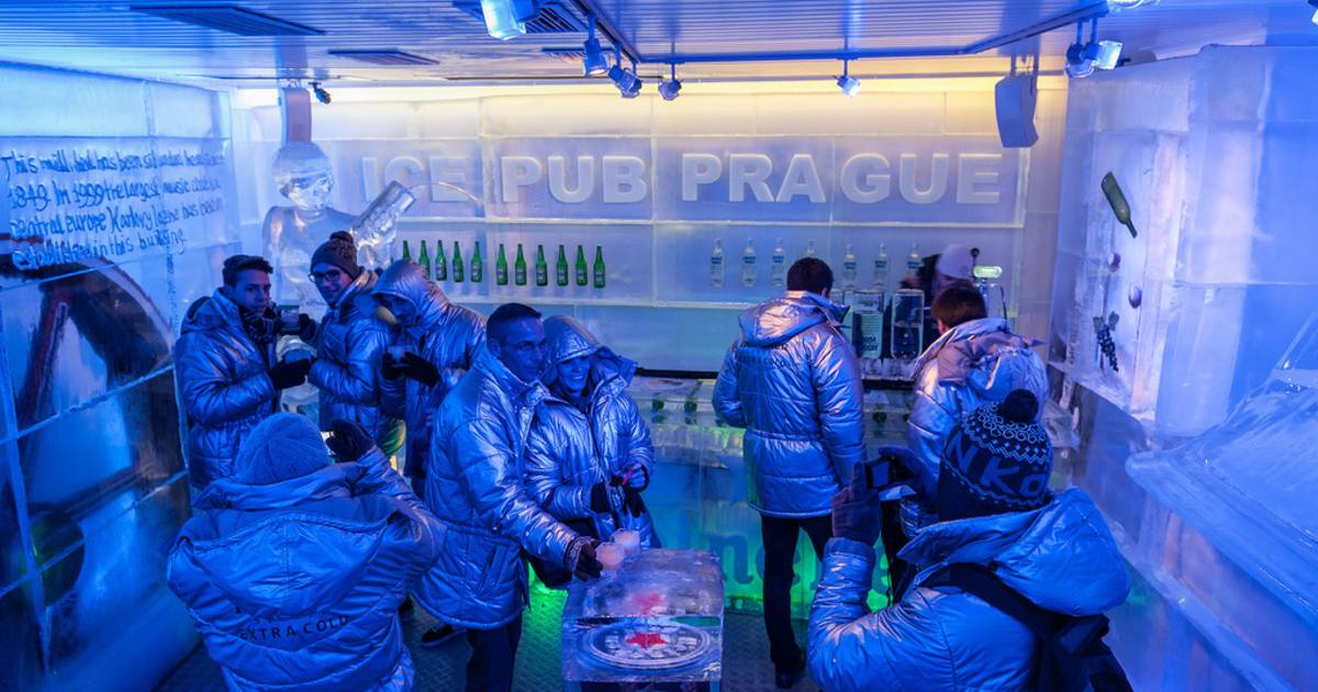 Chilling in the Ice Pub in Prague - Best Time