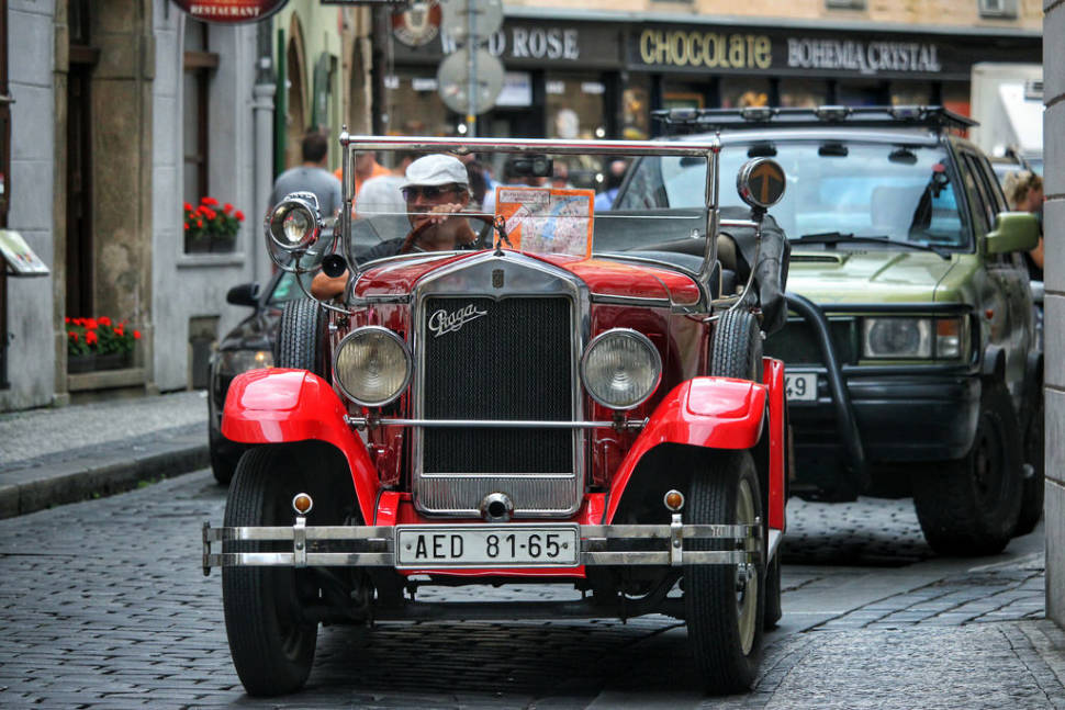 Vintage Cabrio Tour in Prague - Best Season