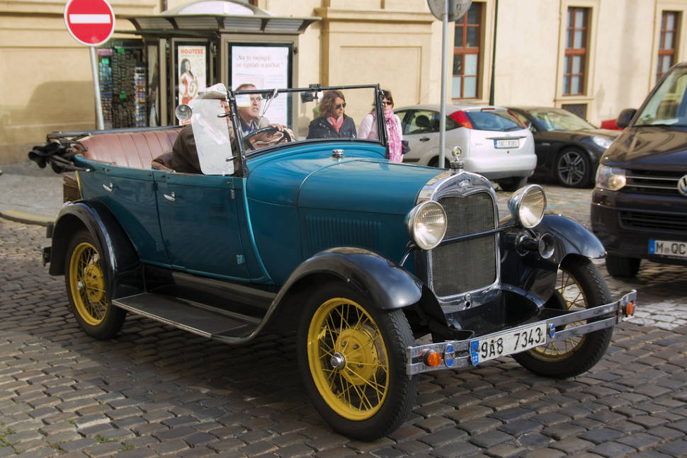 Vintage Cabrio Tour in Prague - Best Time