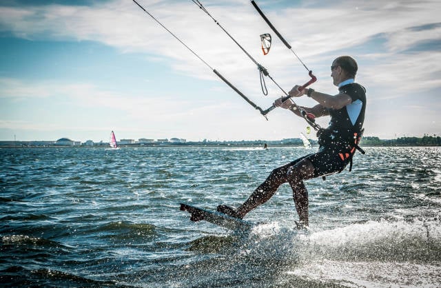 Kitesurfing and Windsurfing in Provence & French Riviera - Best Time