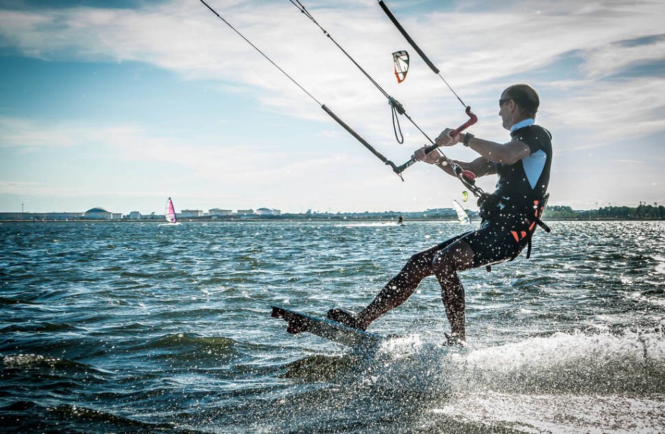 Kitesurfing and Windsurfing in Provence & French Riviera - Best Time
