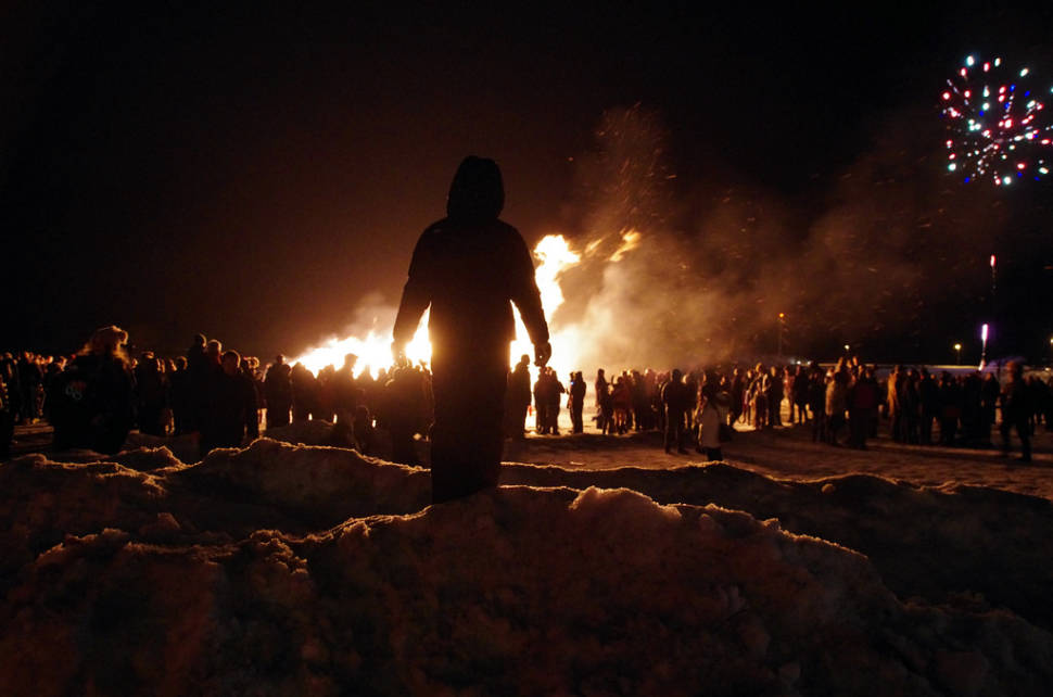 Best time to see New Year's Bonfires in Reykjavik