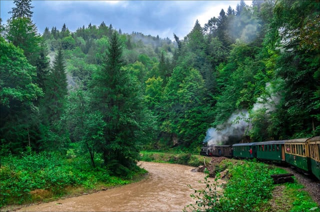 Steaming through the Vaser Valley