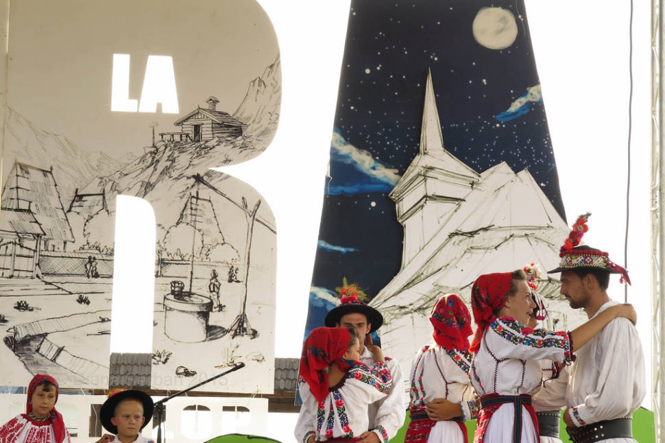Prislop Pass Folk Festival in Romania - Best Time