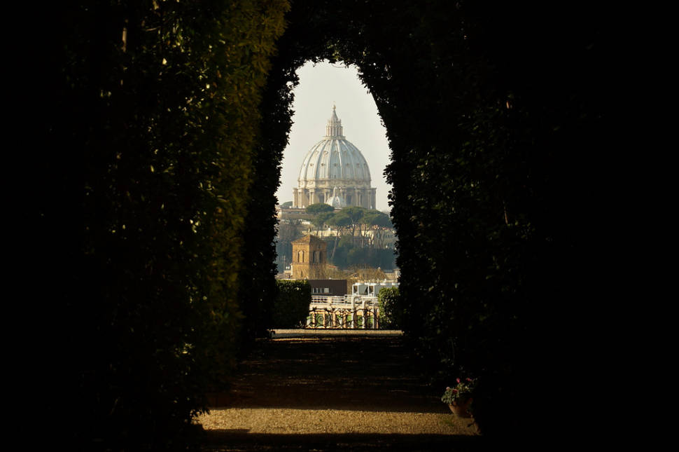 Secret Keyhole in Aventino in Rome - Best Time