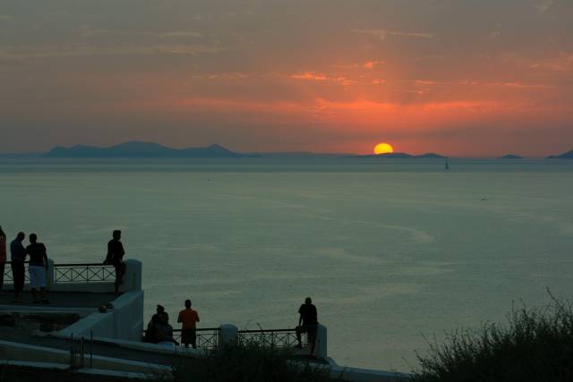 Best time for Breathtaking Sunsets in Santorini