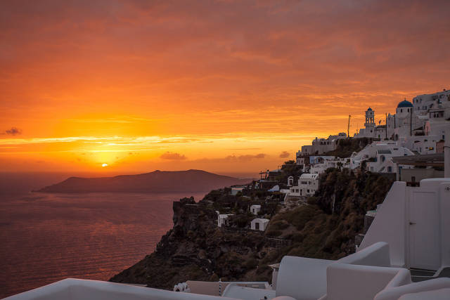 Breathtaking Sunsets in Santorini - Best Time