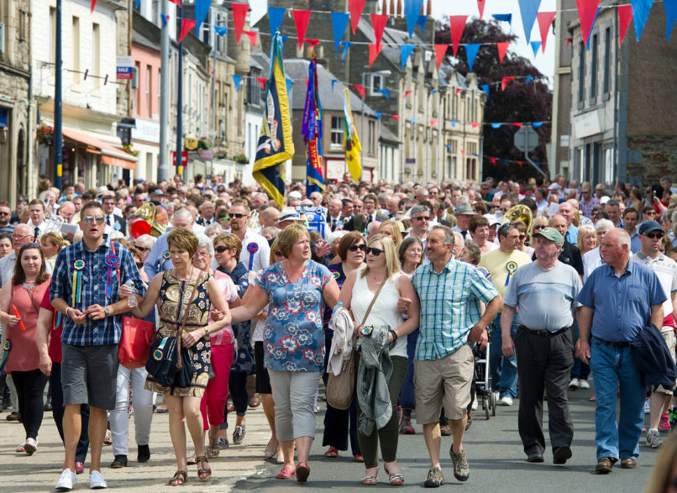 Selkirk Common Riding. Crowds parade into Selkirk town square