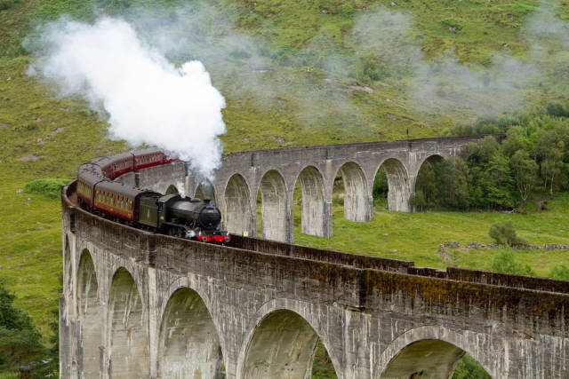 The Jacobite Steam Train in Scotland - Best Time