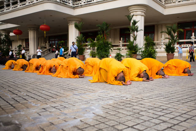Vesak Day in Singapore - Best Time