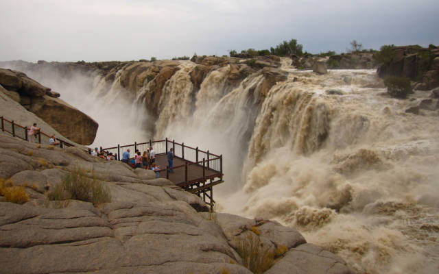 Augrabies Falls in February