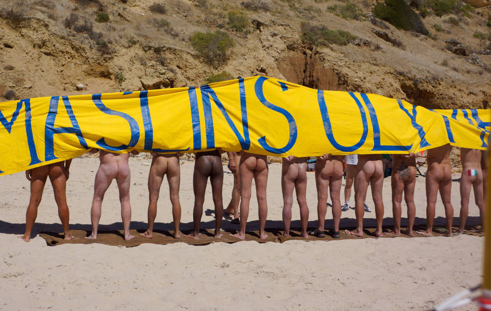 Pilwarren Maslin Beach Nude Games in South Australia - Best Time
