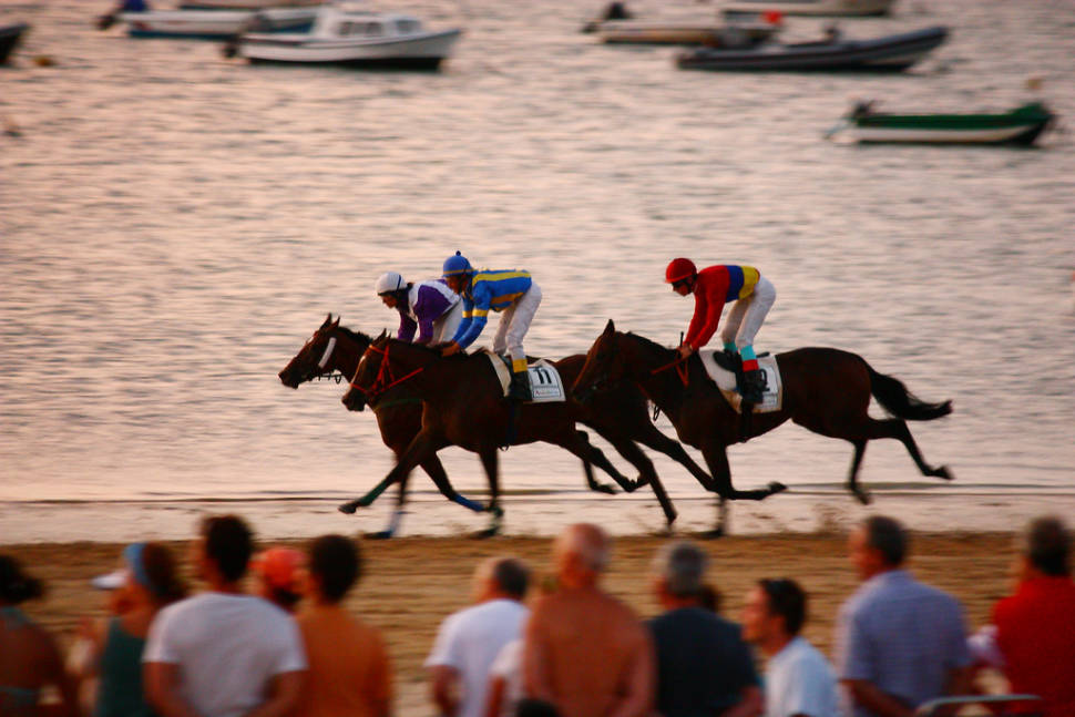 Best time for Sanlúcar Horse Racing