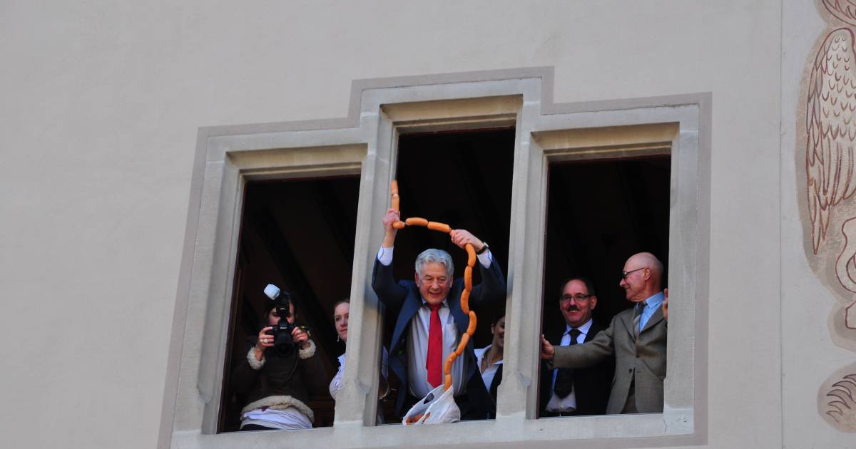 Eis-zwei-Geissebei (Sausage Tossing) in Switzerland - Best Time