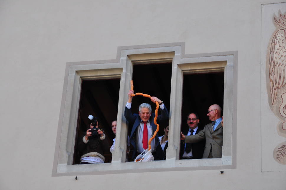 Eis-zwei-Geissebei (Sausage Tossing) in Switzerland - Best Time
