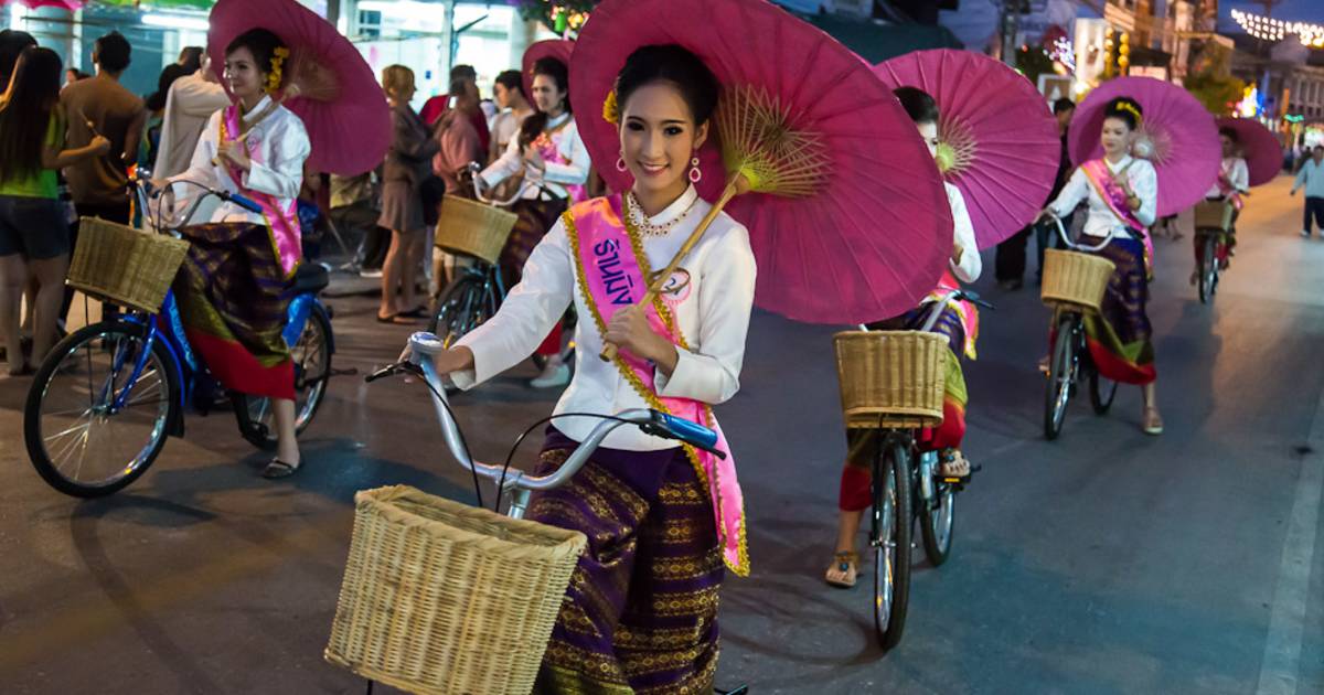 Bo Sang Umbrella Festival in Thailand - Best Time