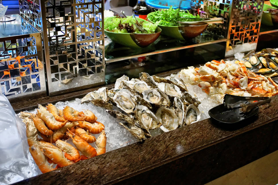 Oysters Harvest in Phuket in Thailand - Best Season