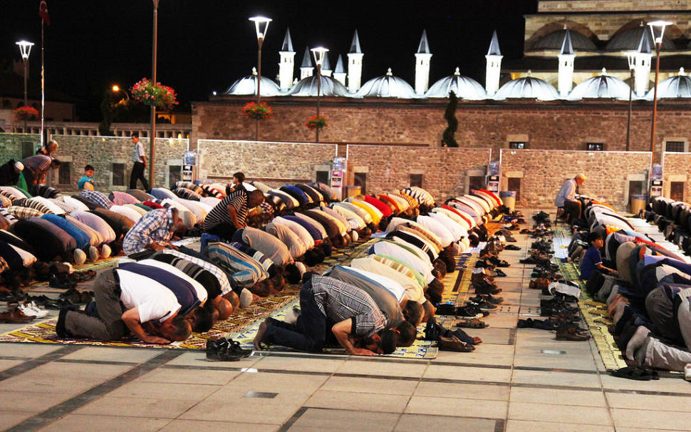 Ramadan Isha prayers, Konya